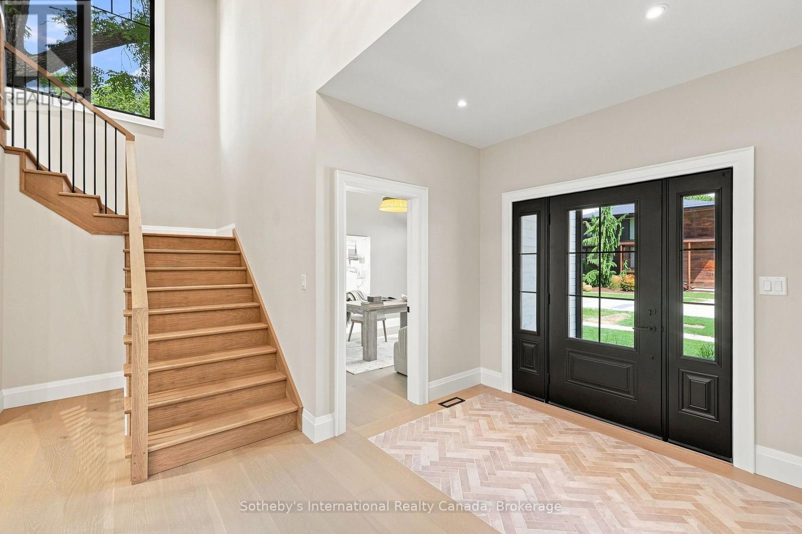 222 Oak Street Property Photo 5