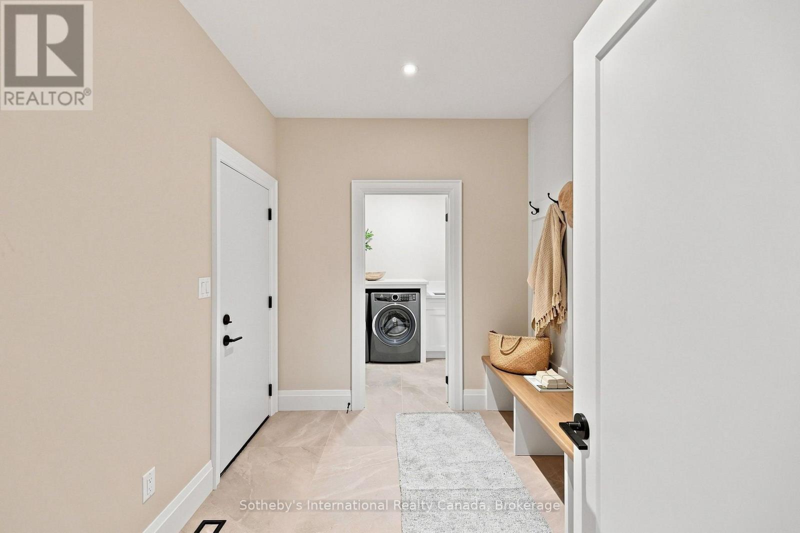 222 Oak Street Property Photo 7