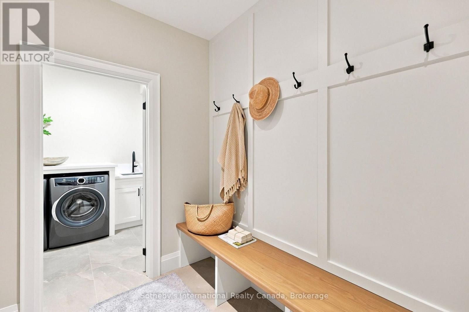 222 Oak Street Property Photo 8