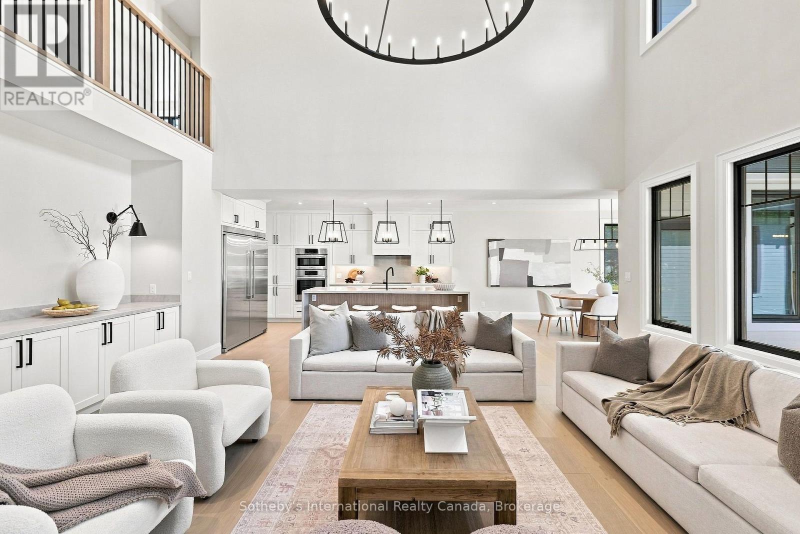 222 Oak Street Property Photo 13