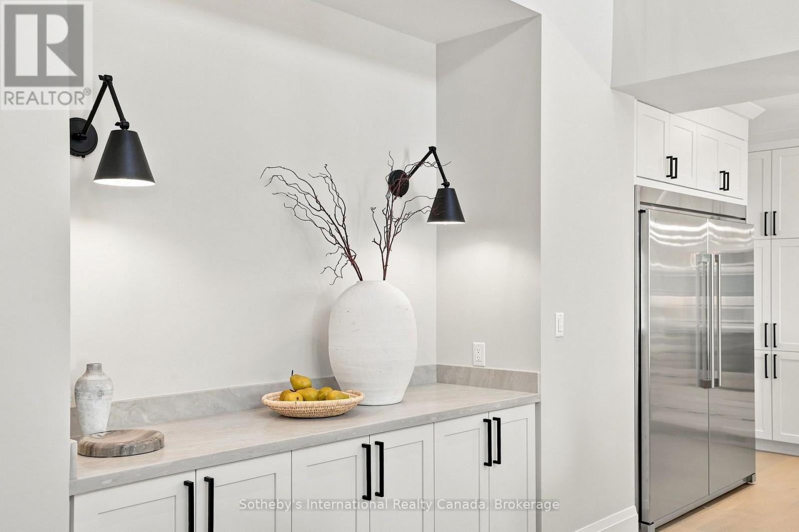 222 Oak Street Property Photo 15