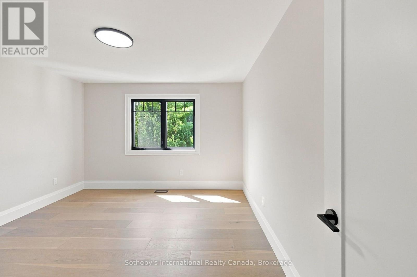 222 Oak Street Property Photo 40
