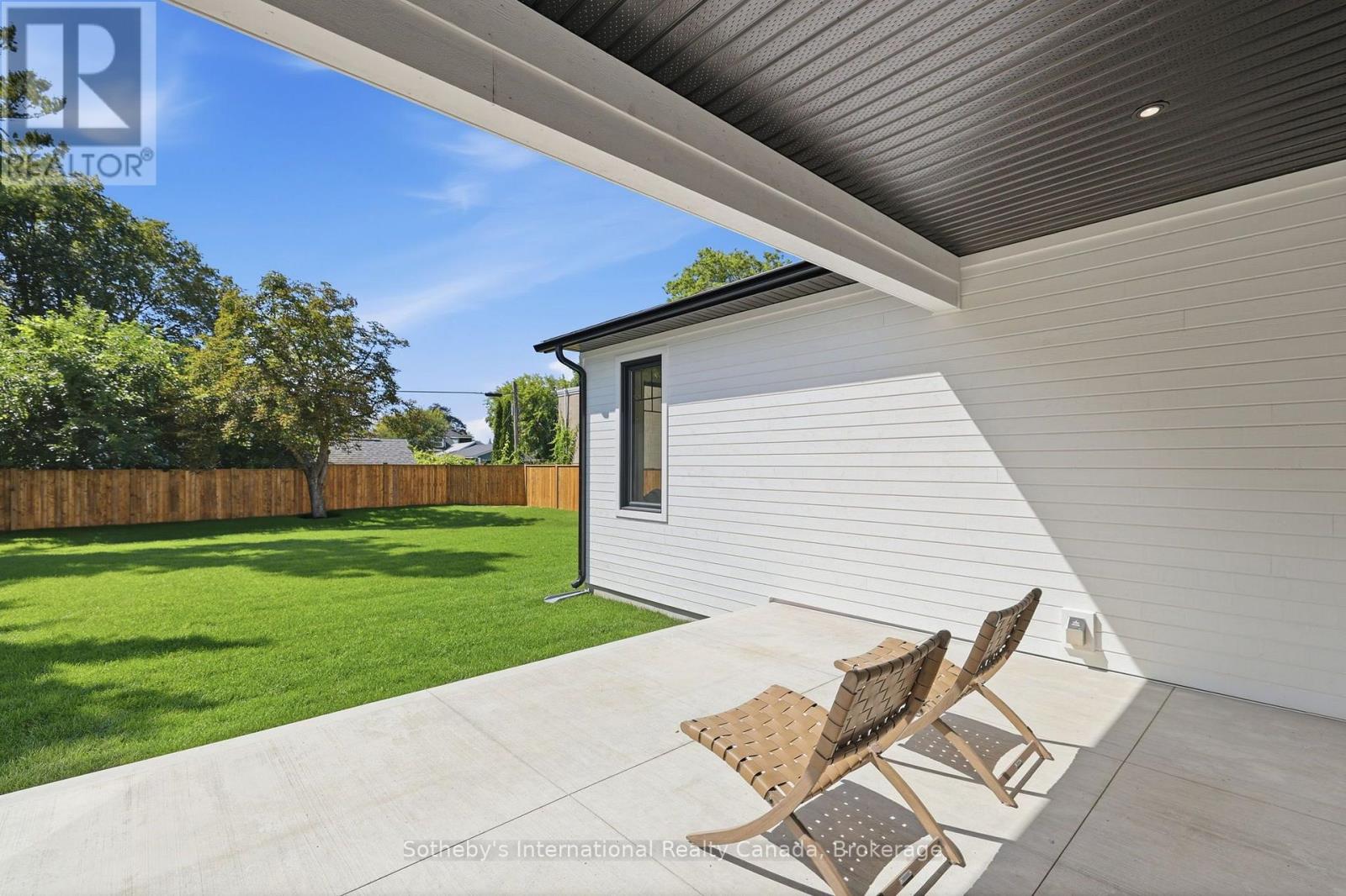 222 Oak Street Property Photo 41