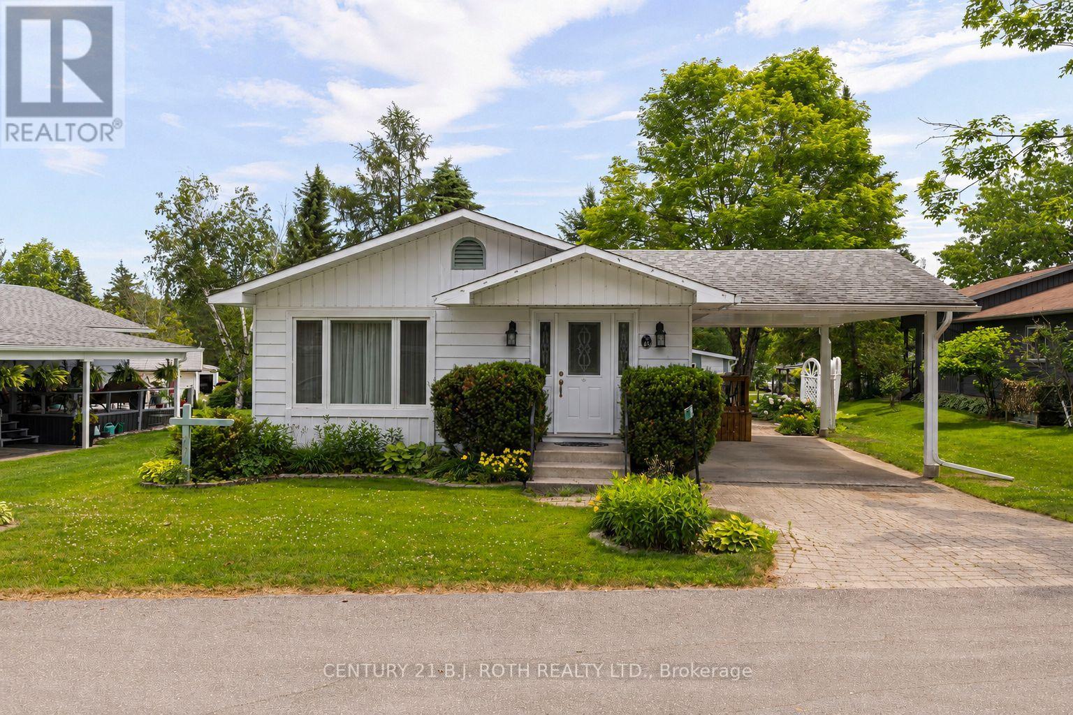 19 Maple Crescent Property Photo 1