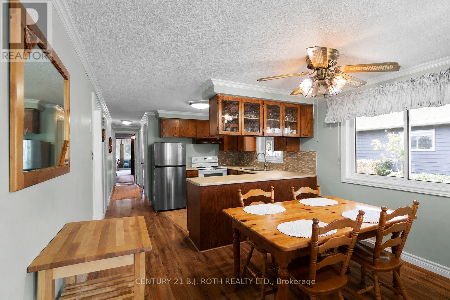 19 Maple Crescent Property Photo 3