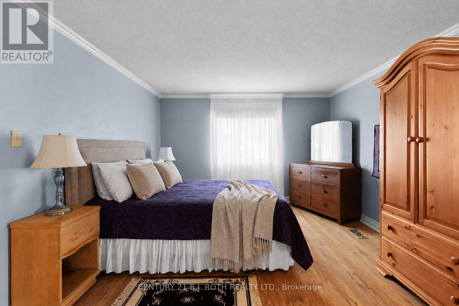 19 Maple Crescent Property Photo 8
