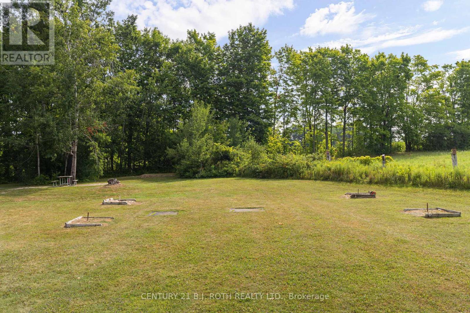 19 Maple Crescent Property Photo 24