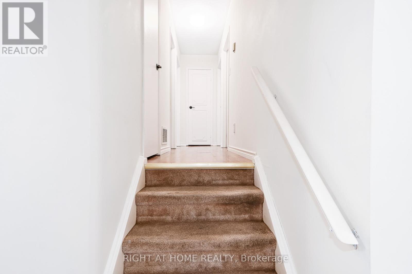 1059 Glen Mhor Crescent Property Photo 13