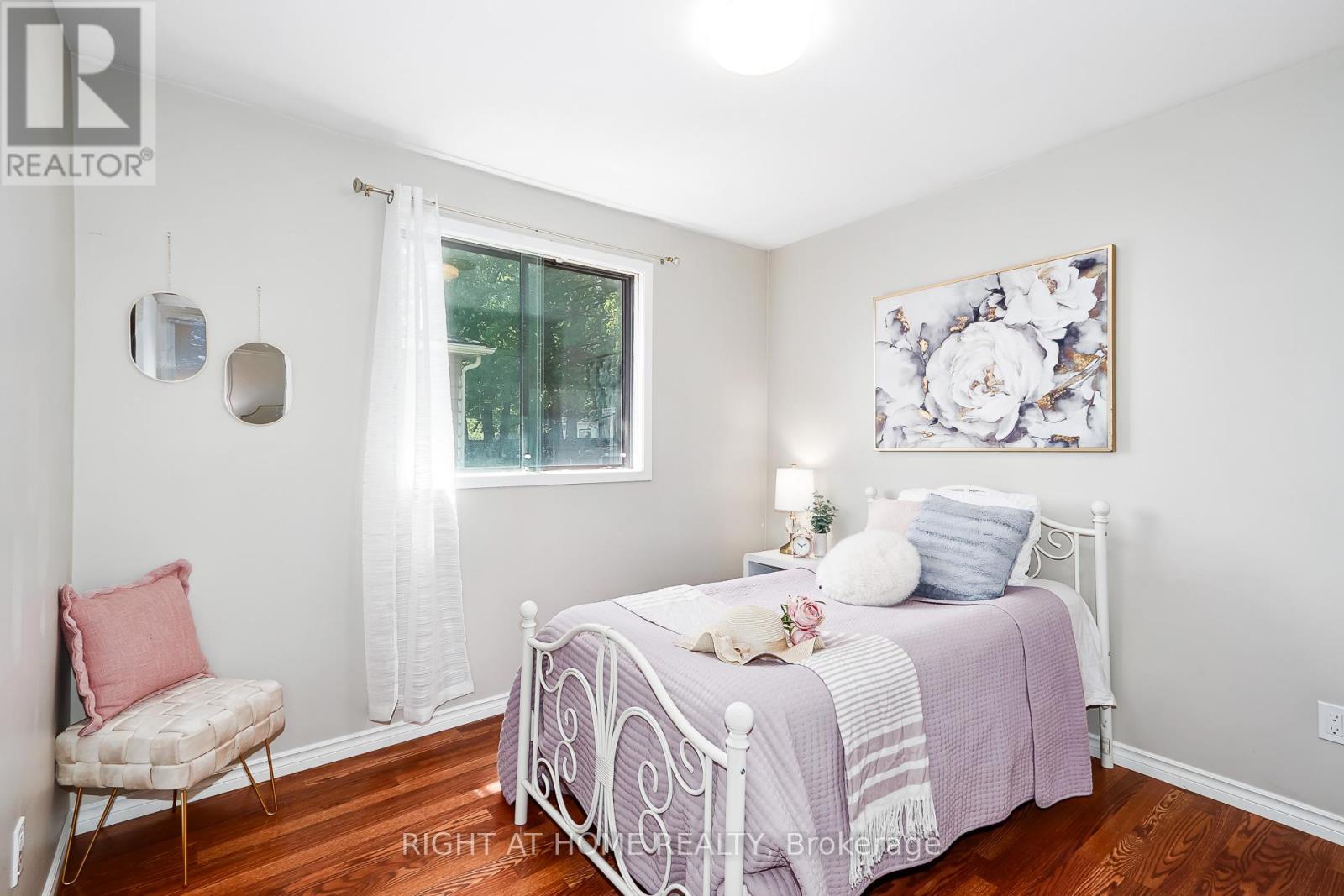 1059 Glen Mhor Crescent Property Photo 17