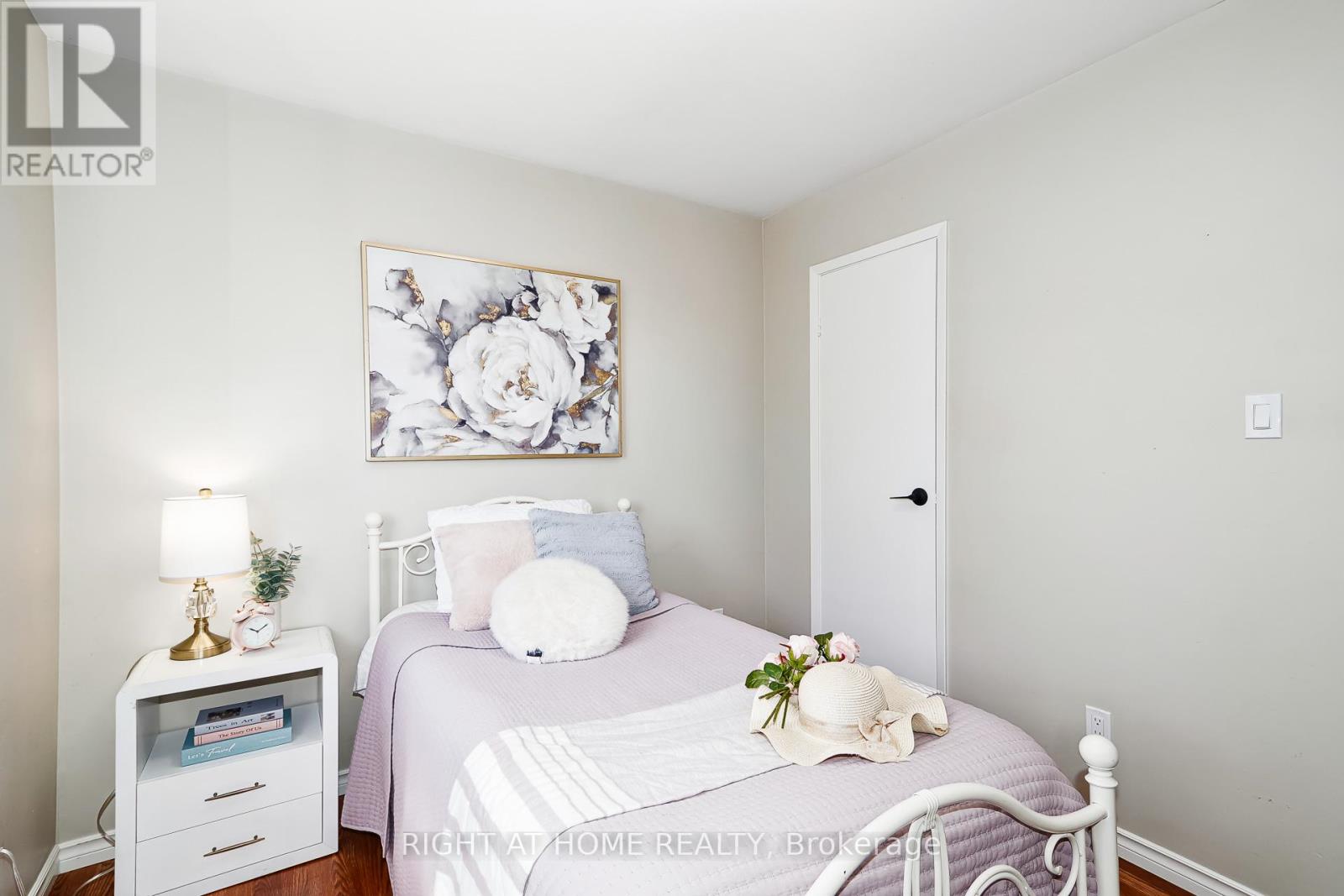 1059 Glen Mhor Crescent Property Photo 18