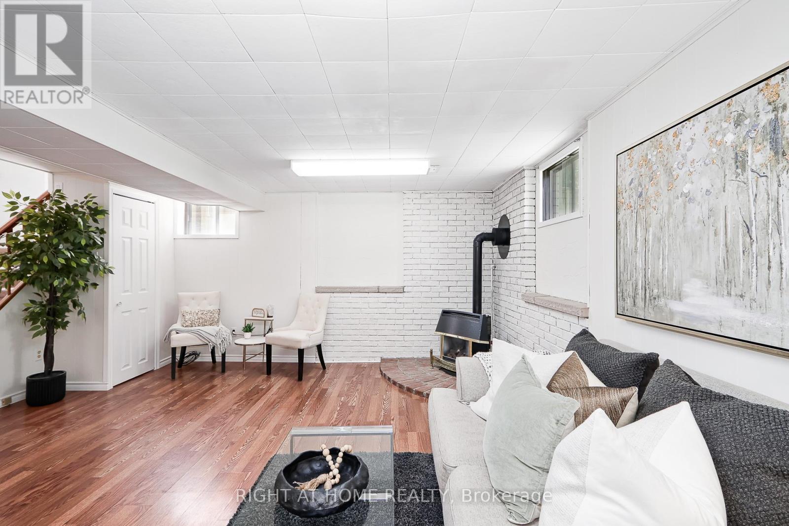 1059 Glen Mhor Crescent Property Photo 23