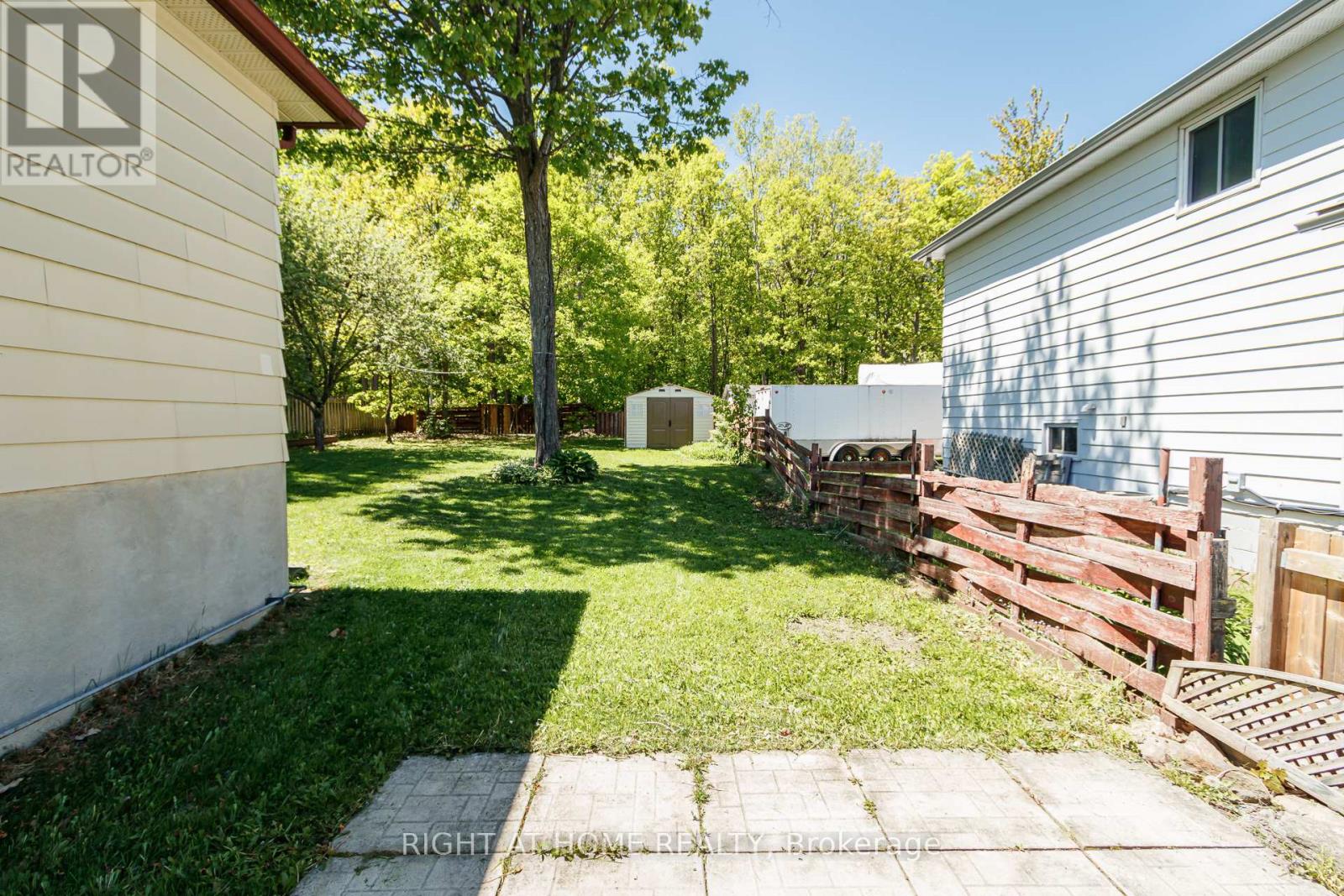 1059 Glen Mhor Crescent Property Photo 27