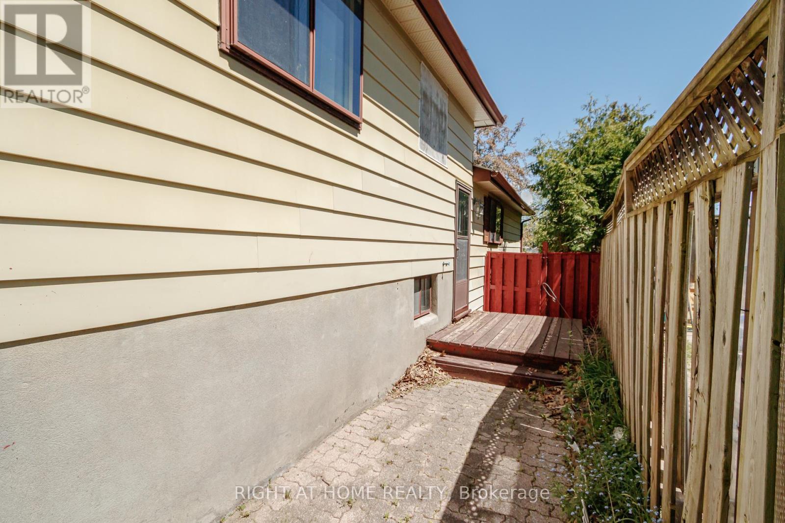 1059 Glen Mhor Crescent Property Photo 29