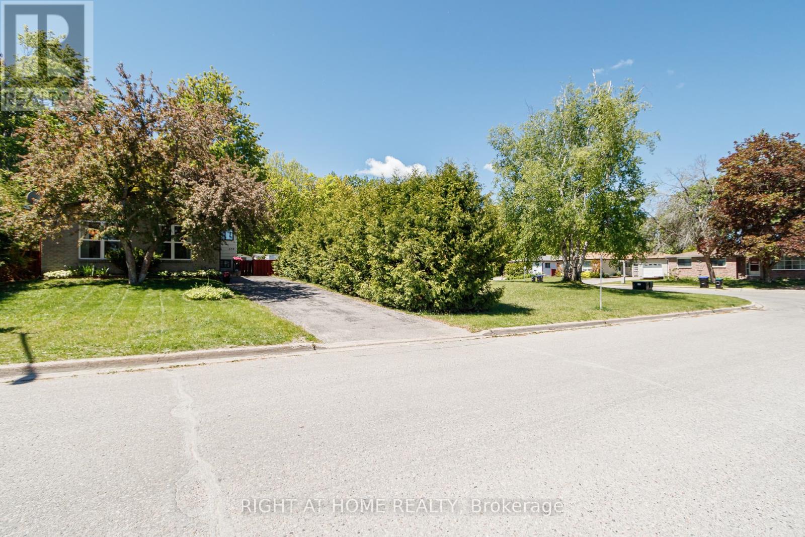 1059 Glen Mhor Crescent Property Photo 30