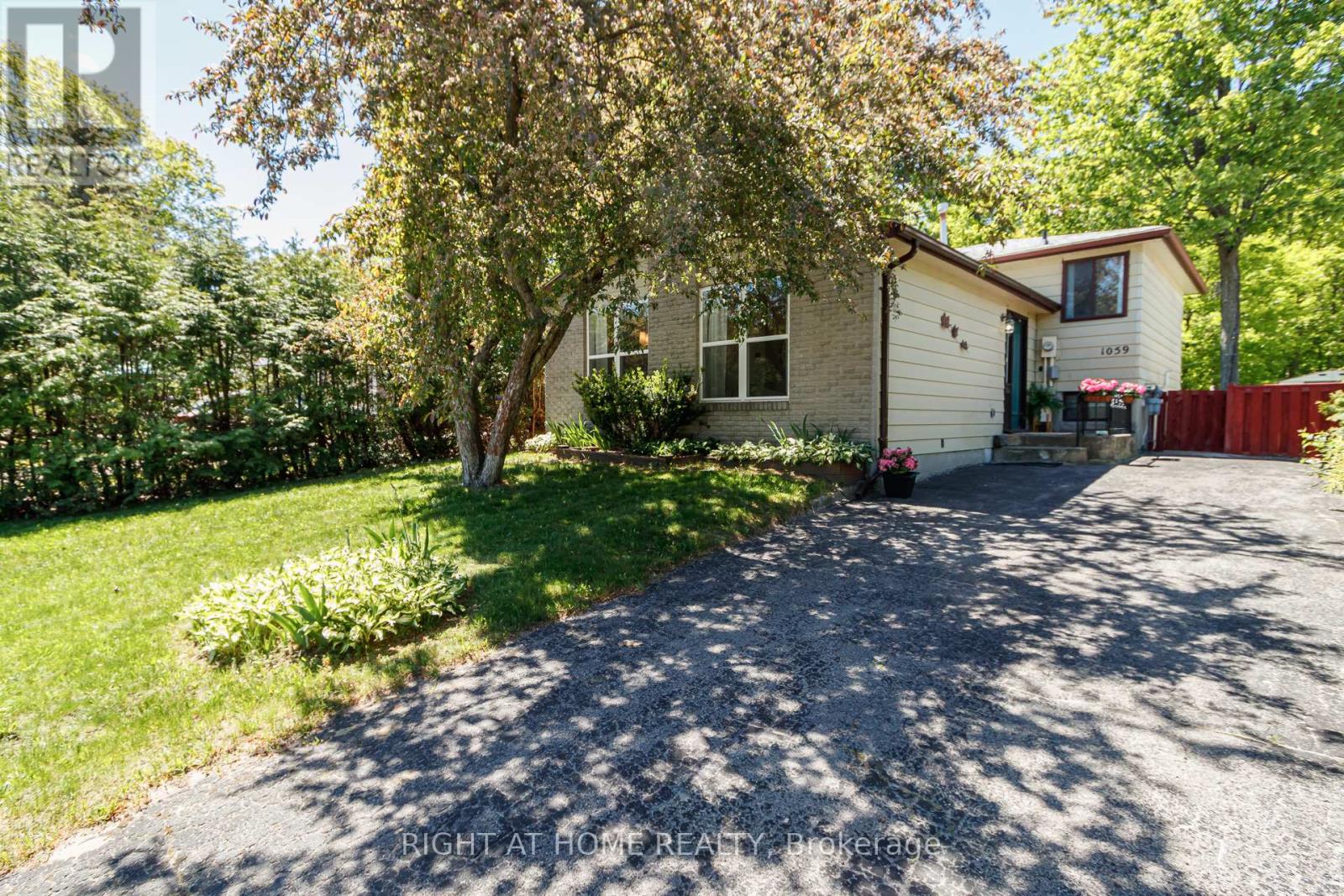 1059 Glen Mhor Crescent Property Photo 32