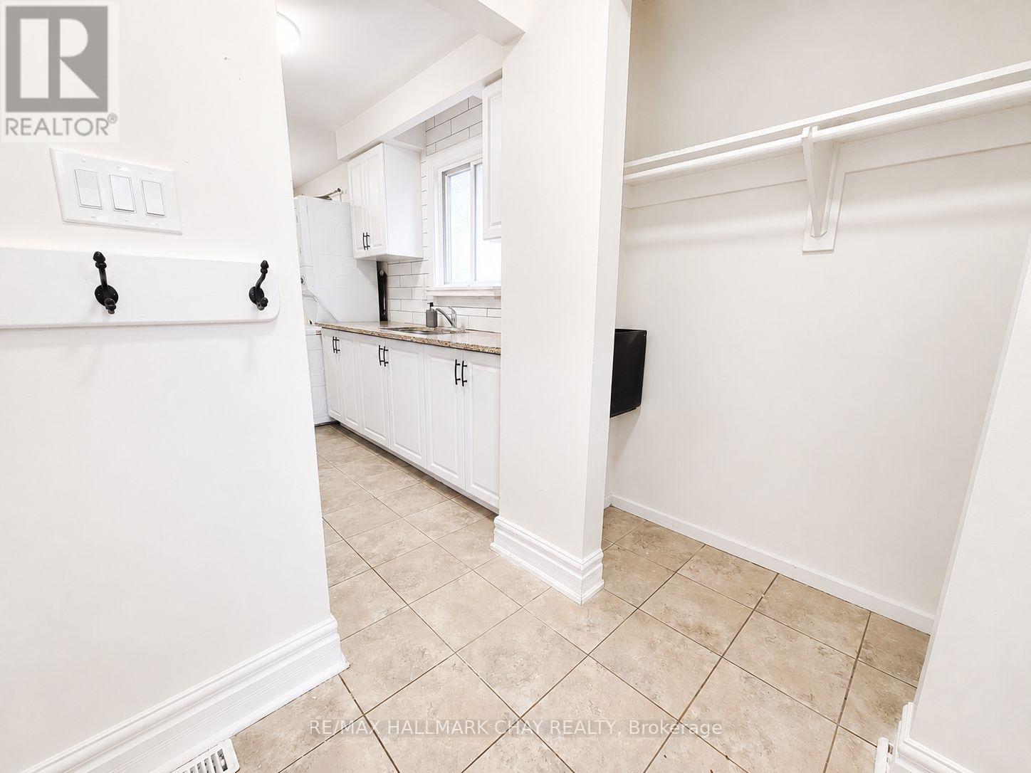 Upper - 88 B Bernick Drive Property Photo 3