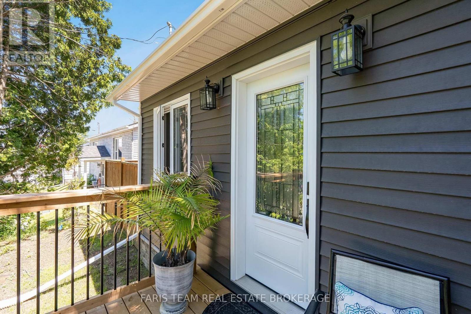 775 Ontario Street Property Photo 4