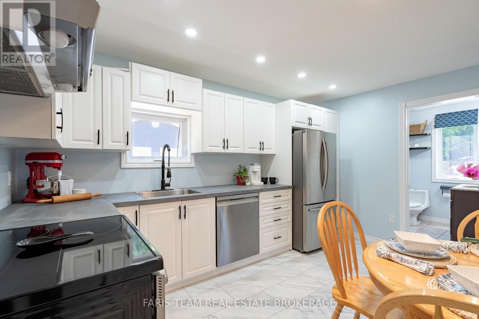 775 Ontario Street Property Photo 7