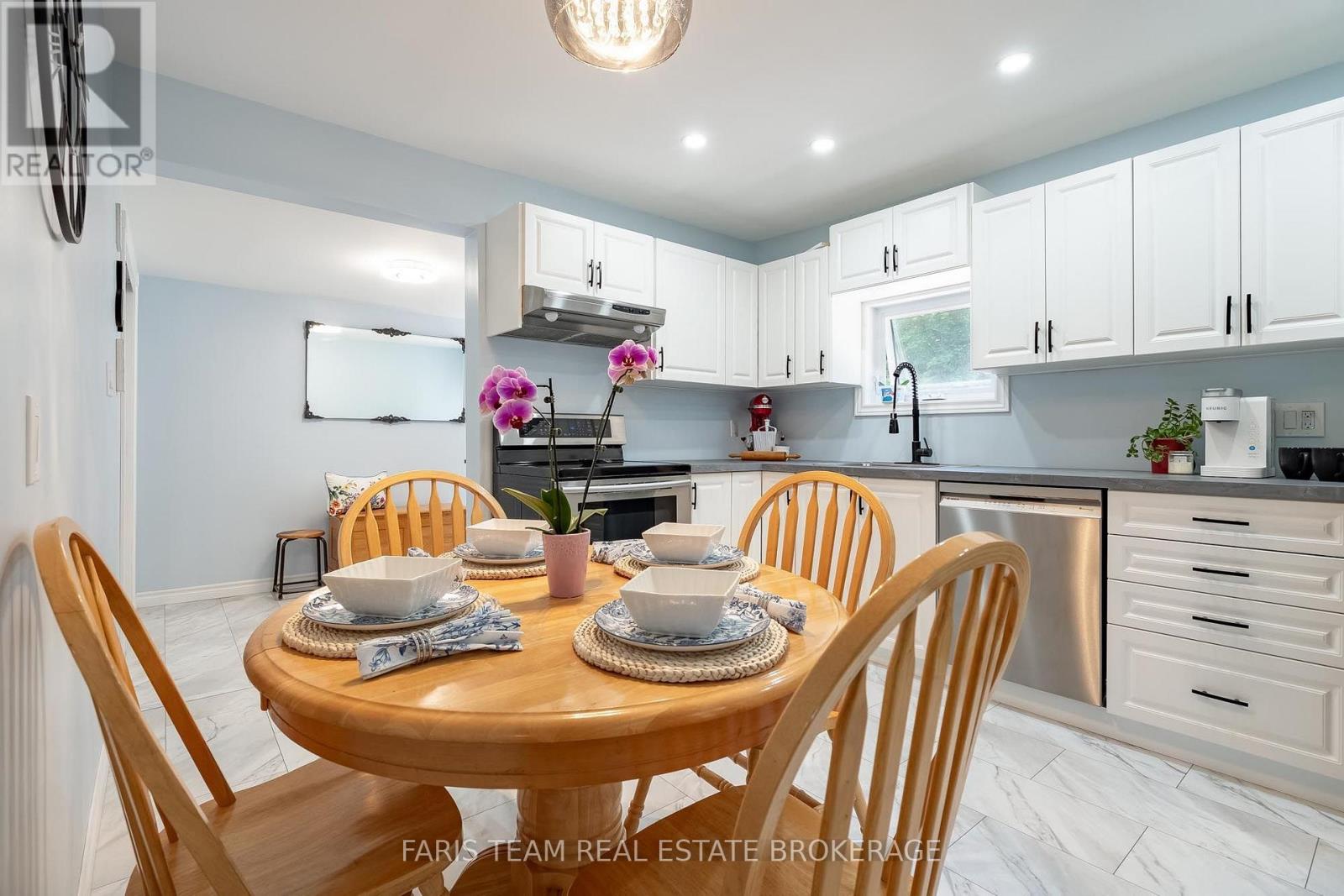 775 Ontario Street Property Photo 12