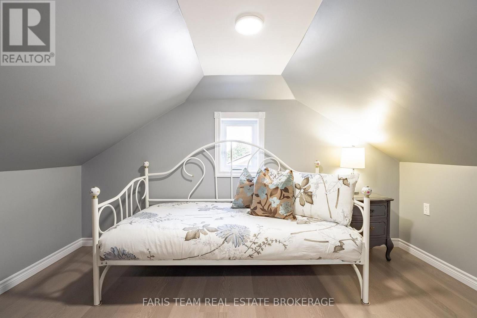 775 Ontario Street Property Photo 19