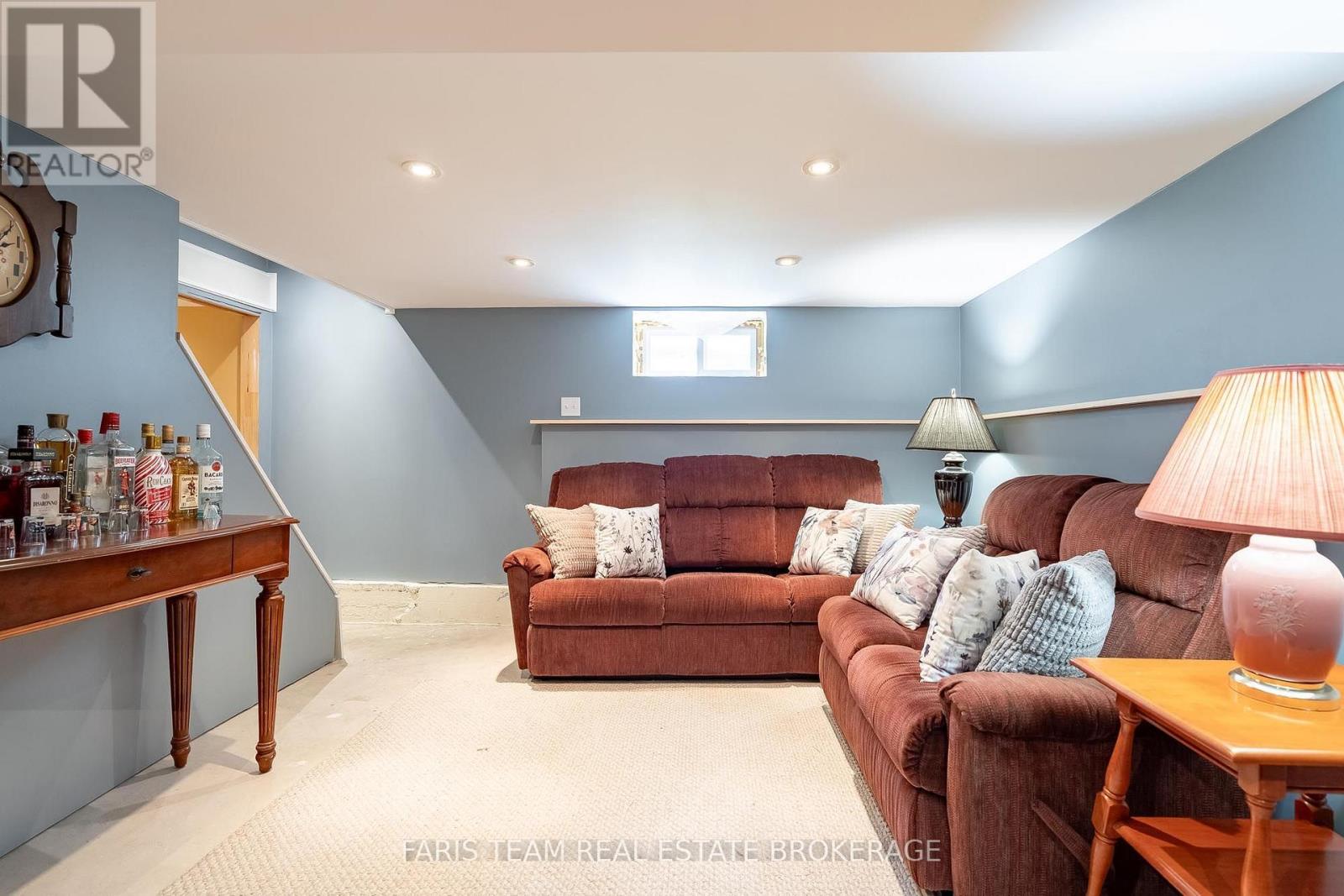775 Ontario Street Property Photo 22