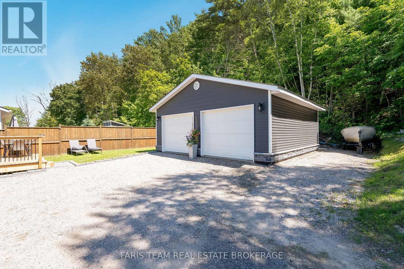 775 Ontario Street Property Photo 28