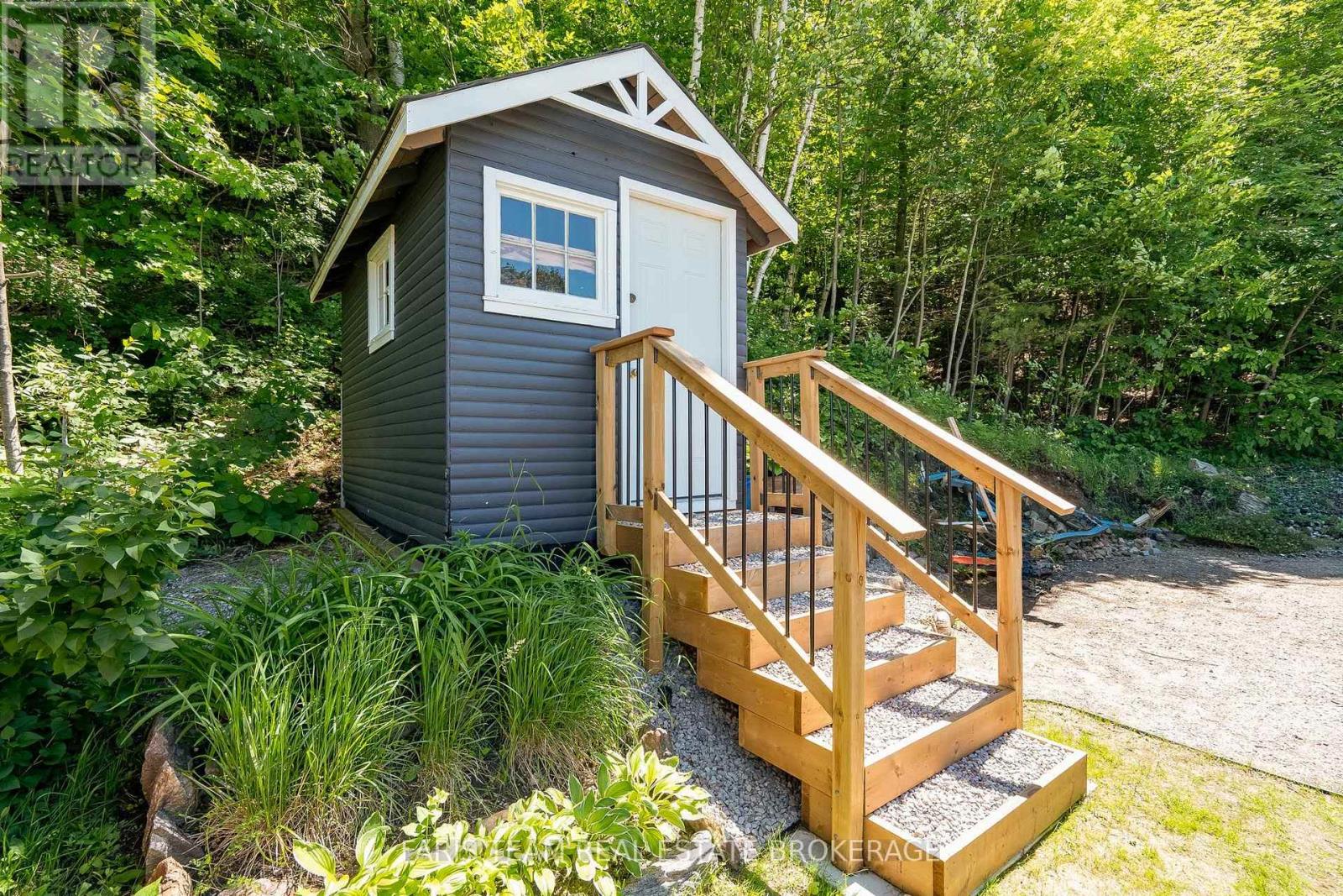775 Ontario Street Property Photo 31