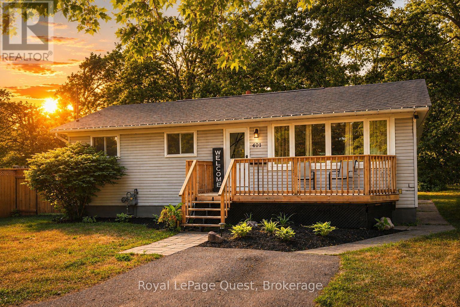 401 Mississaga Street W Property Photo 1