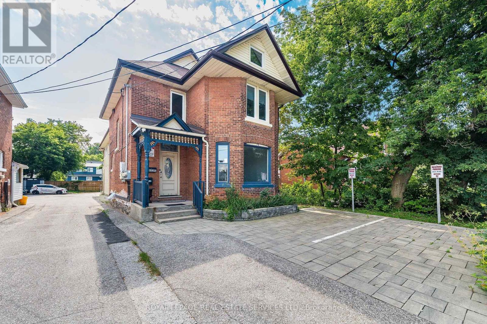100 Essa Road Property Photo 1