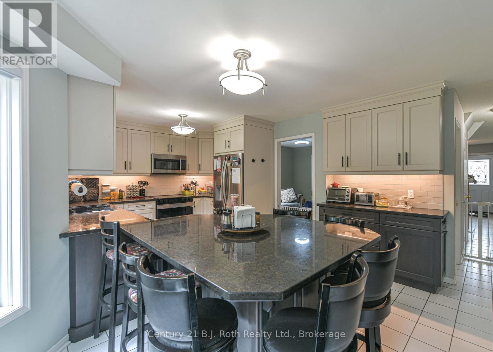16 Frontier Avenue Property Photo 13