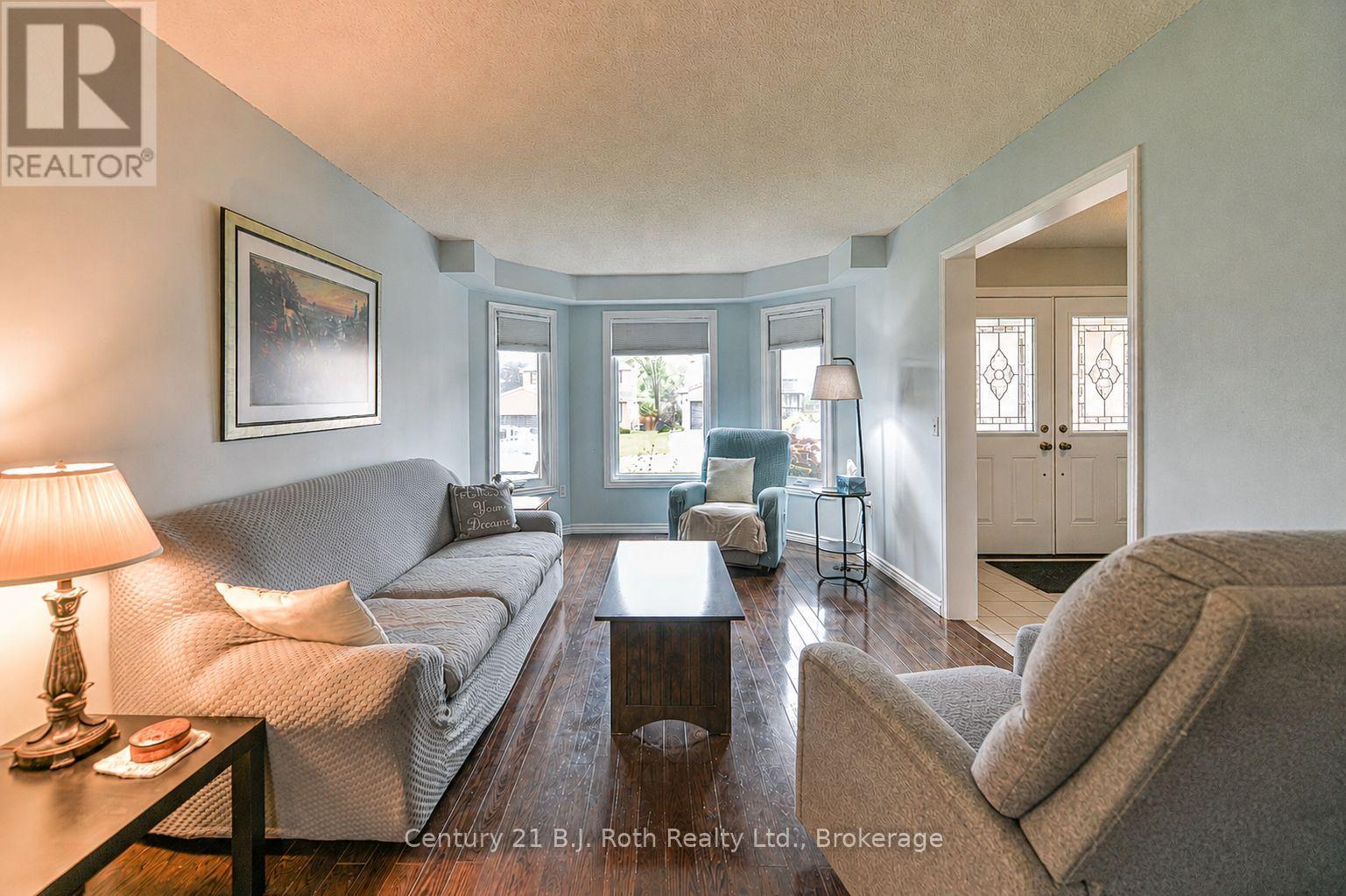 16 Frontier Avenue Property Photo 17