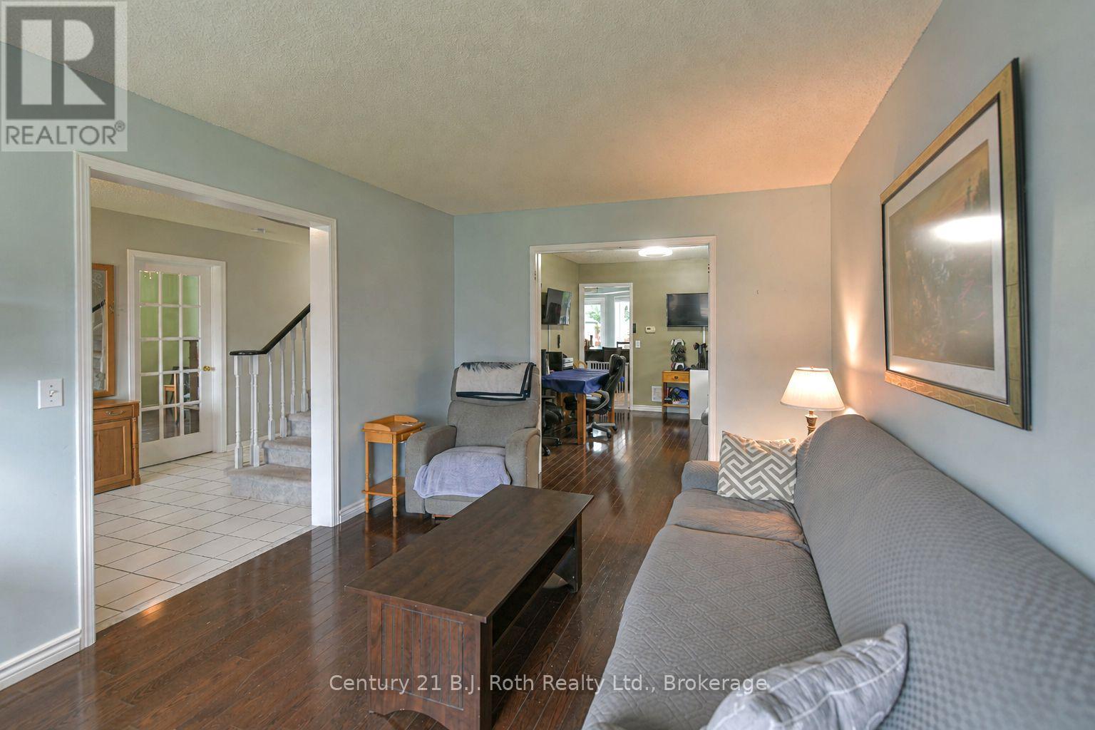 16 Frontier Avenue Property Photo 18