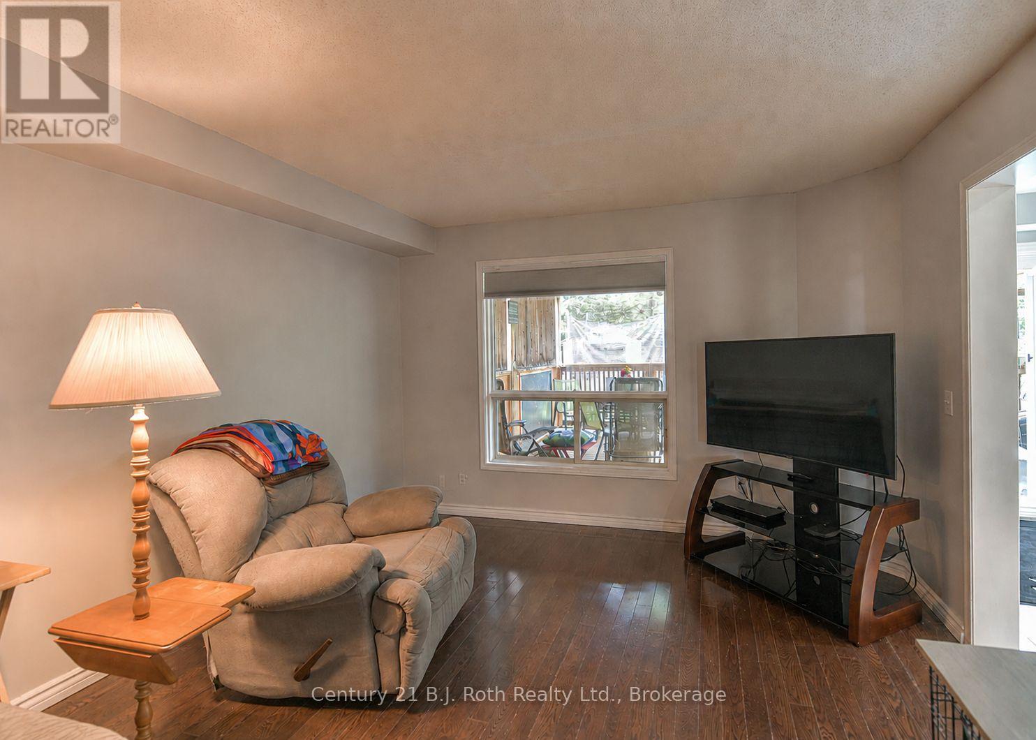 16 Frontier Avenue Property Photo 22