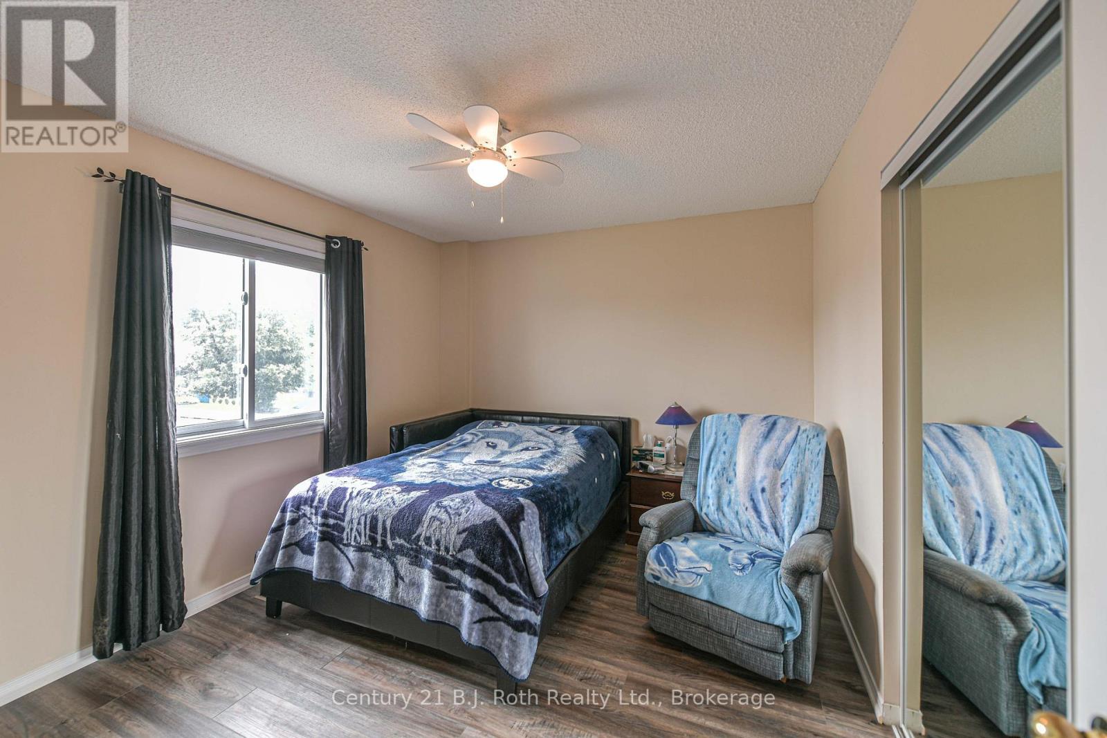16 Frontier Avenue Property Photo 32
