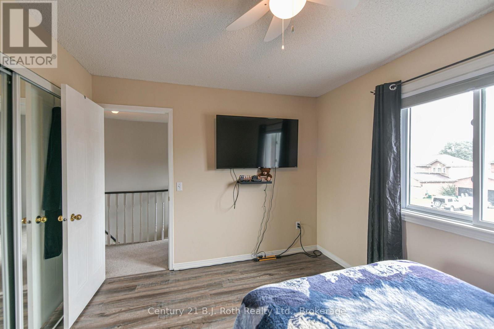 16 Frontier Avenue Property Photo 34