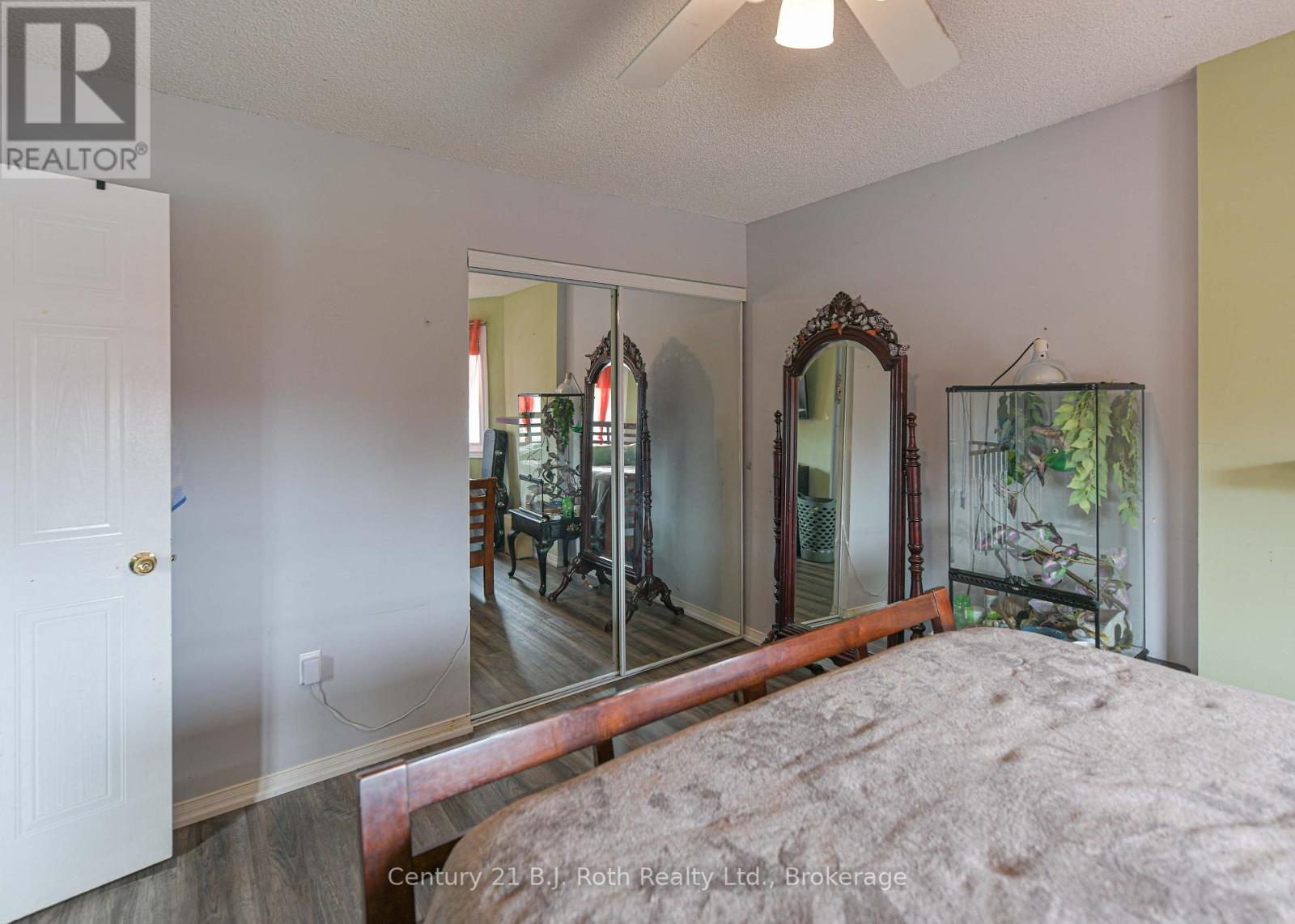 16 Frontier Avenue Property Photo 36