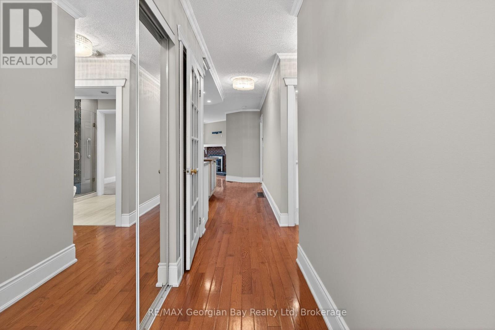 63 - 696 King Street Property Photo 4