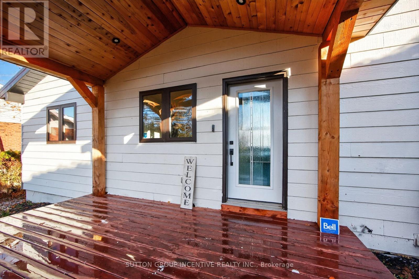 211 Moon Point Drive Property Photo 2