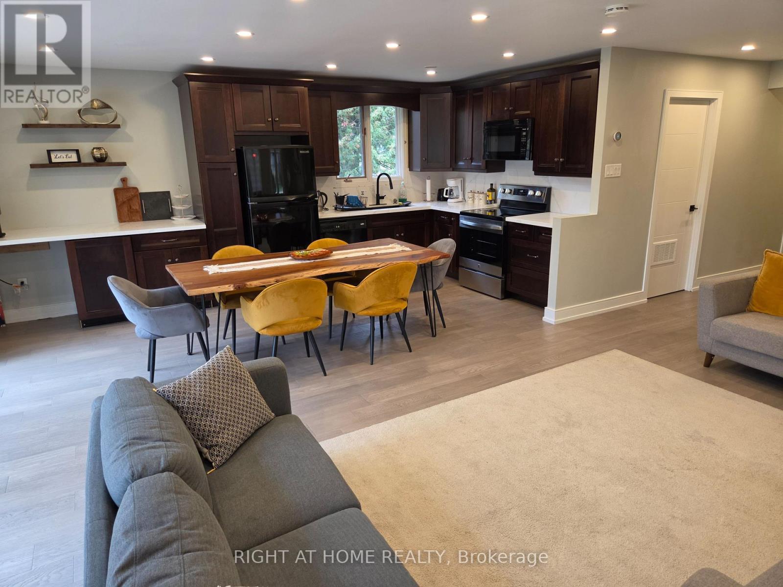 53 Poplar Crescent Property Photo 8