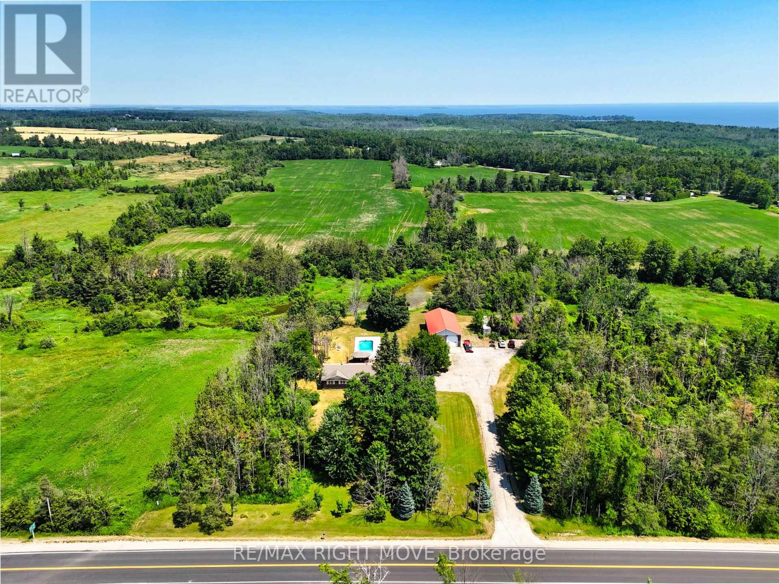 114 11th Line S Property Photo 1