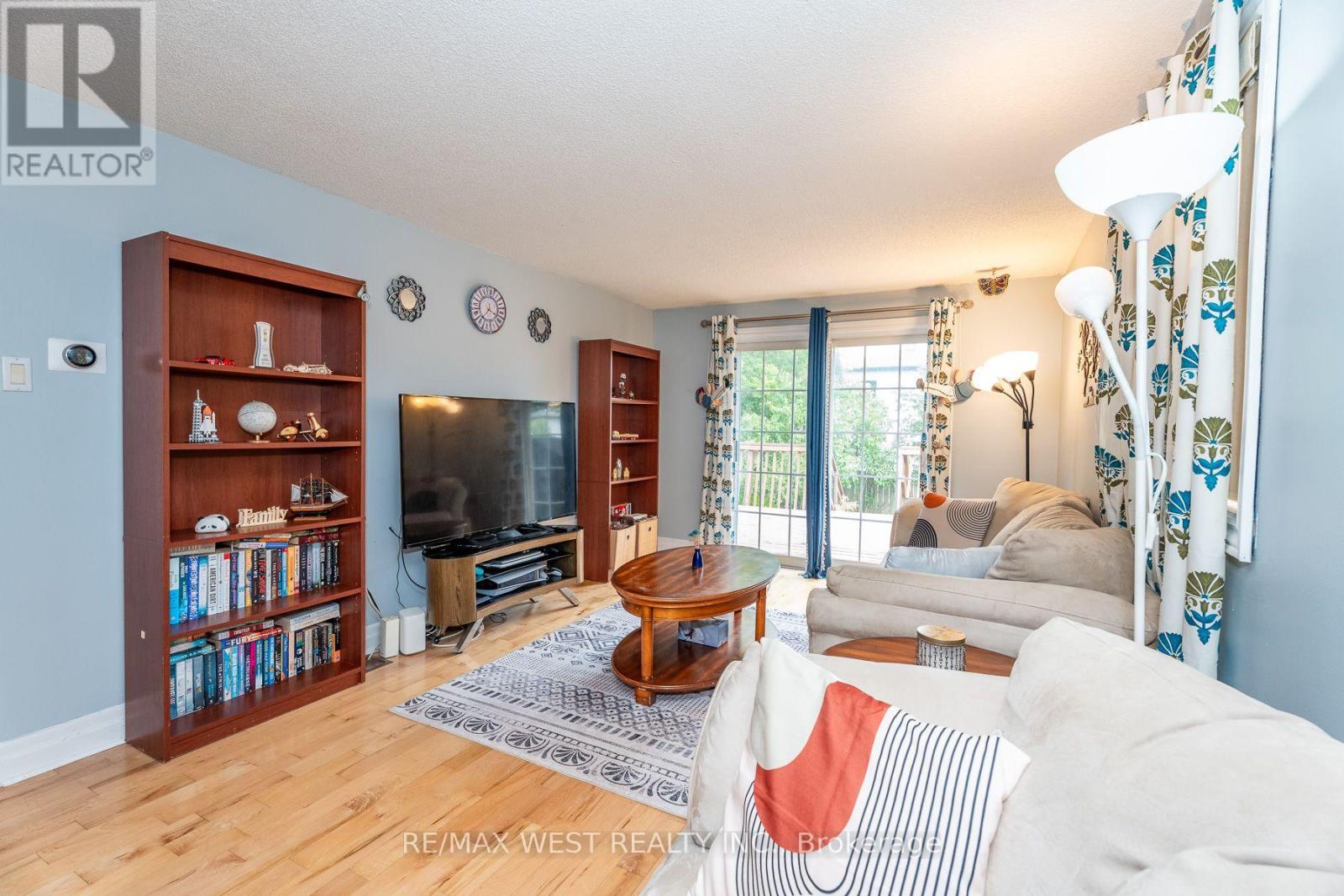 369 Galloway Boulevard Property Photo 2