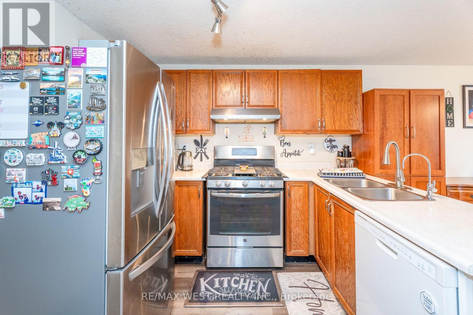 369 Galloway Boulevard Property Photo 4