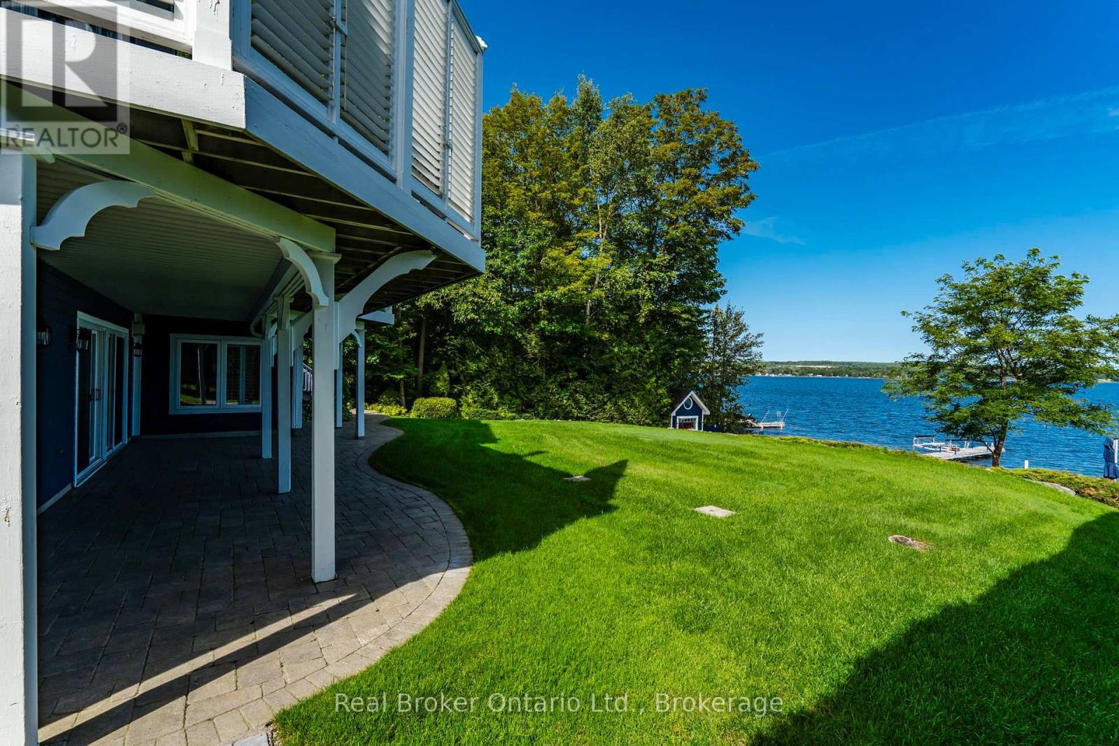 192 Gilwood Park Drive Property Photo 1