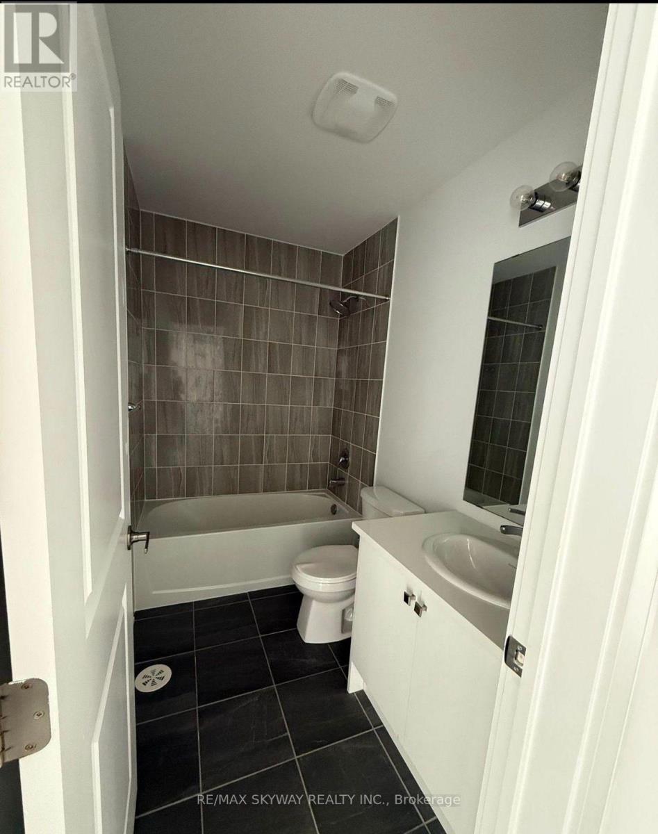 10 Blue Forest Crescent Property Photo 5