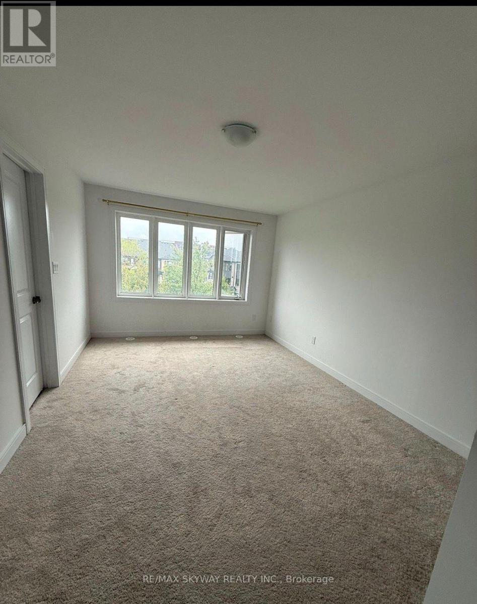 10 Blue Forest Crescent Property Photo 14