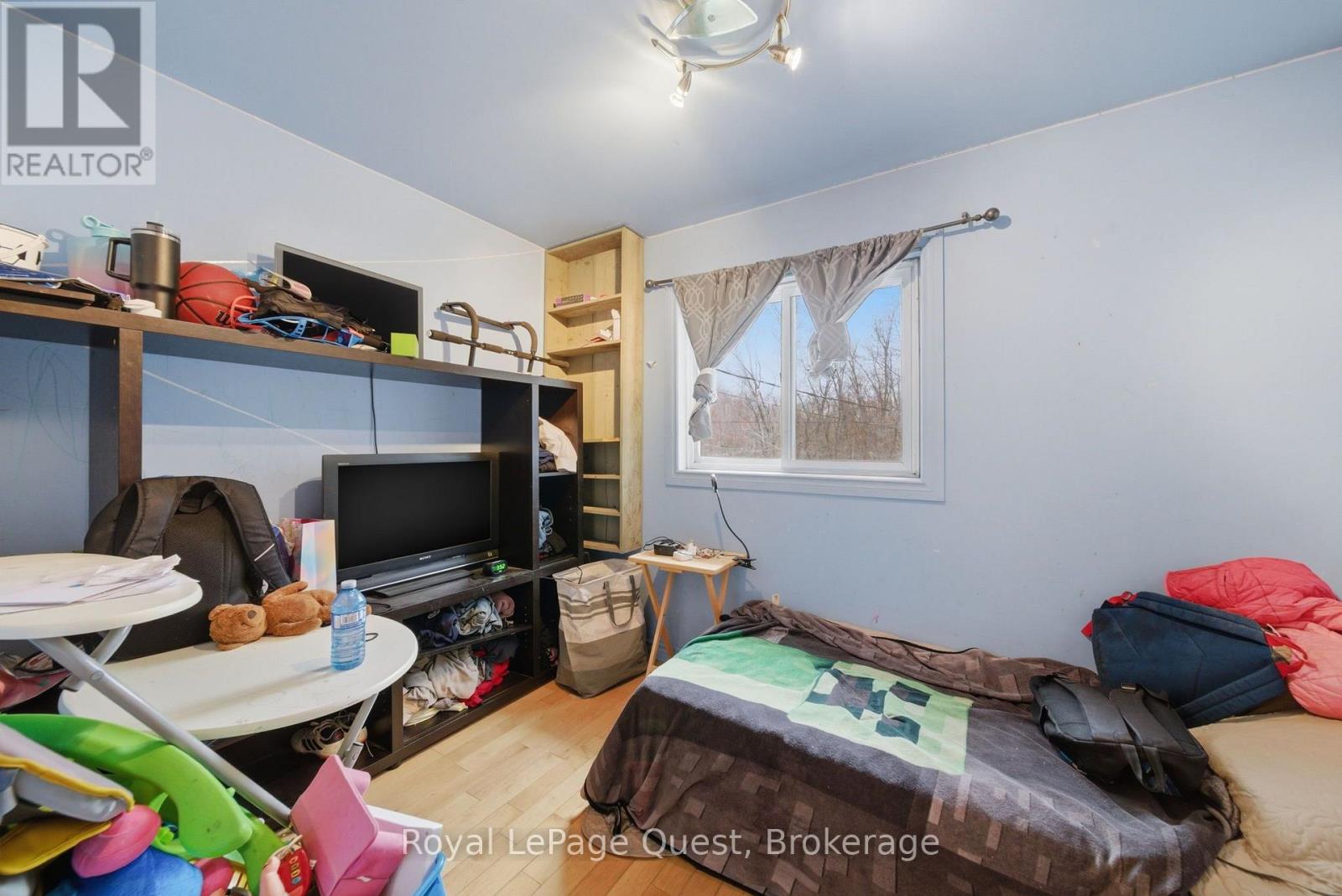 7476 Ash Crescent Property Photo 11