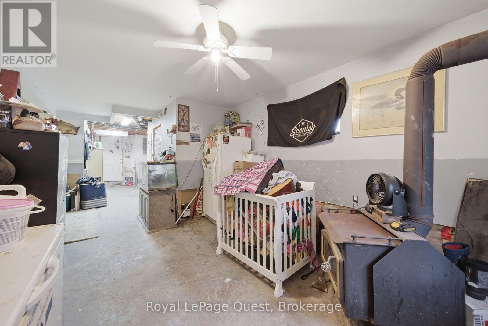 7476 Ash Crescent Property Photo 15