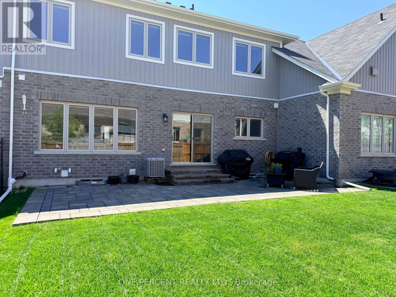 52 Bianca Crescent Property Photo 3