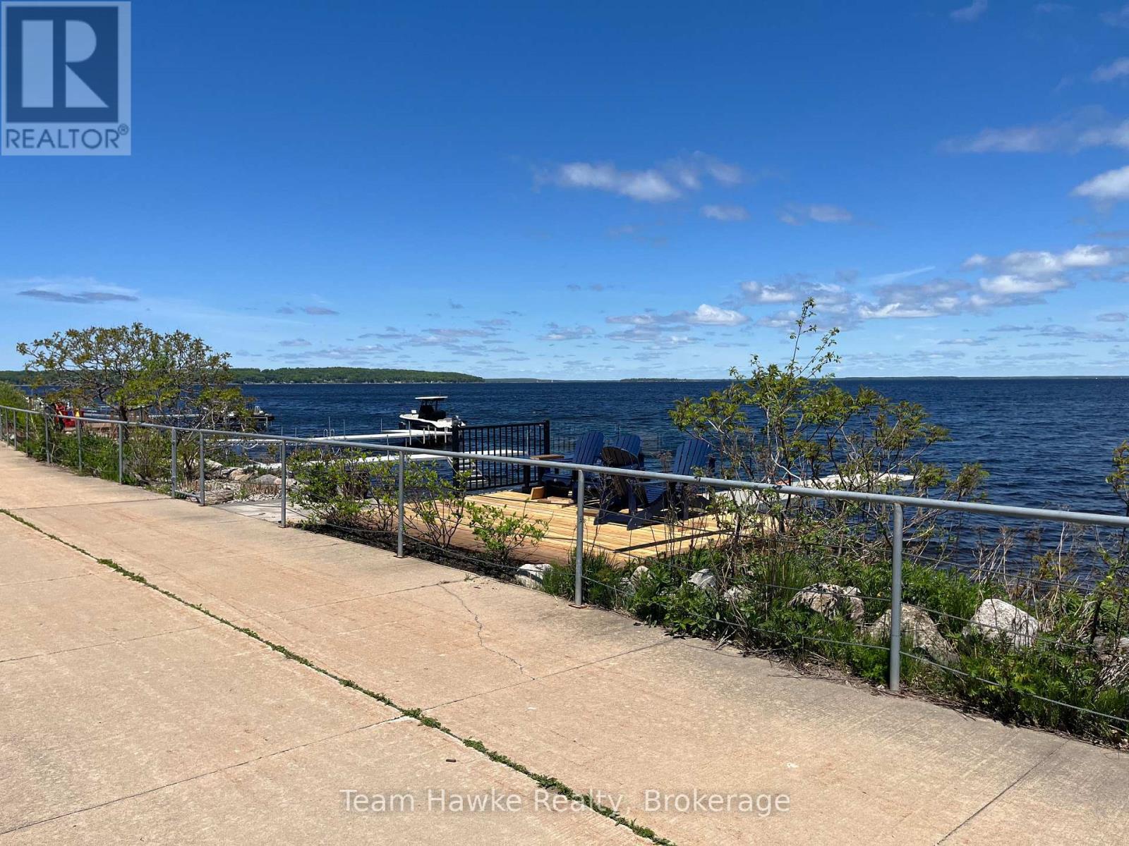 637 Aberdeen Boulevard Property Photo 9