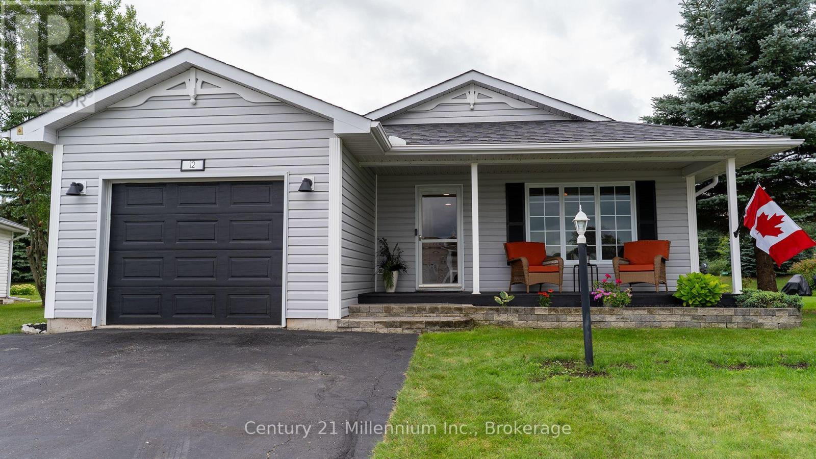 12 Illinois Crescent Property Photo 1